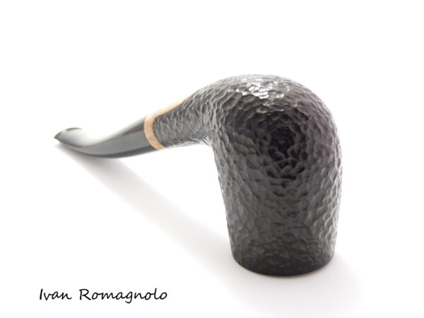 Pipa "Bent Billiard" in legno di radica, rusticata nera (Non disponibile) - immagine 3