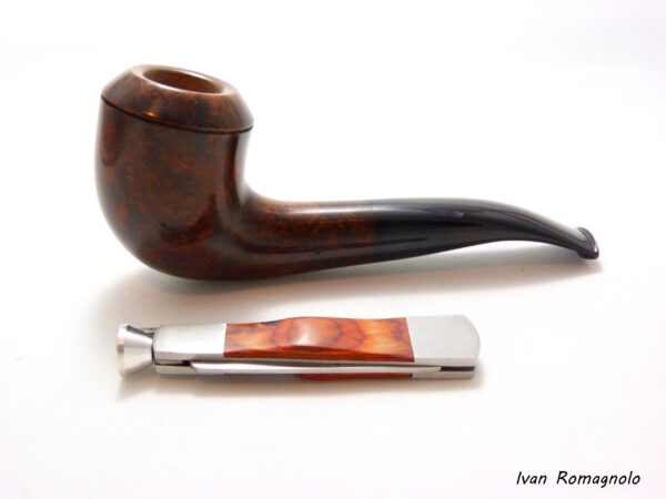 Pipa "Bent Rhodesian" n.1025  finitura liscia in legno di radica